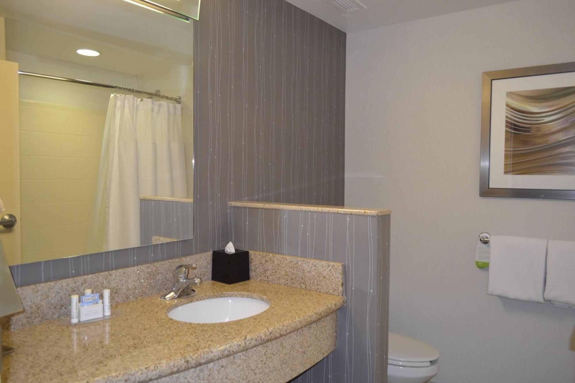 Courtyard By Marriott Winchester Medical Center Exterior photo